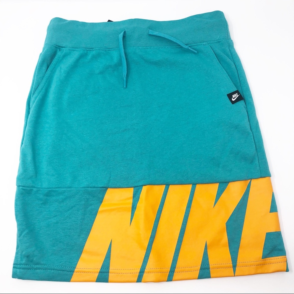 Nike Girls Aqua Skirt, Medium